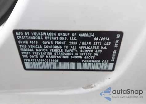 2015 Volkswagen Passat 1.8T Wolfsburg Edition z USA, uszkodzony, nr VIN 1VWAT7A38FC014908